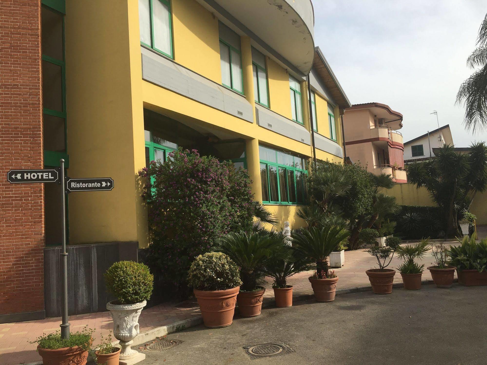 Hotel Stefano A Melito Melito di Napoli Exterior foto